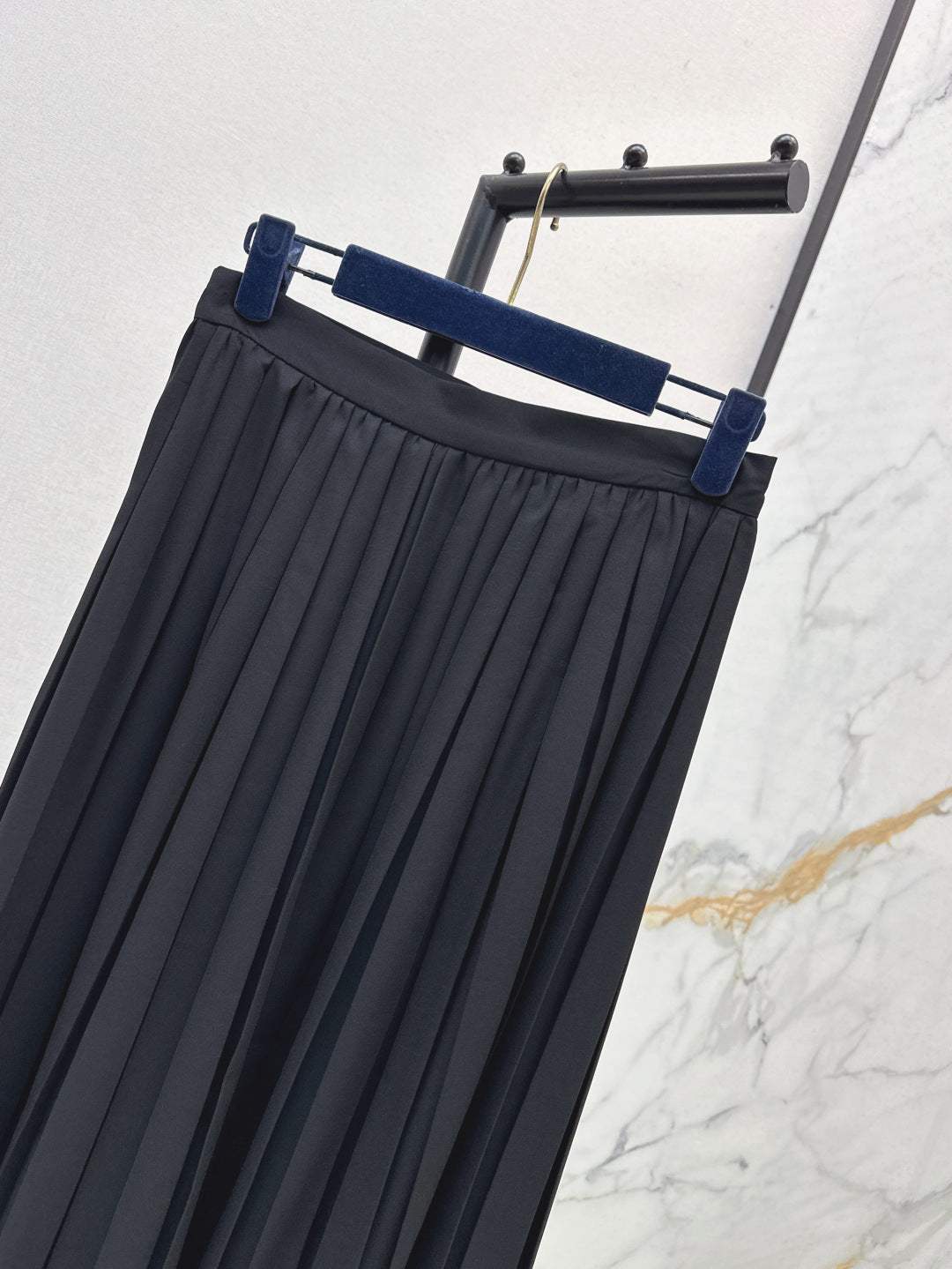 Loui* golden monogram flower accent skirt