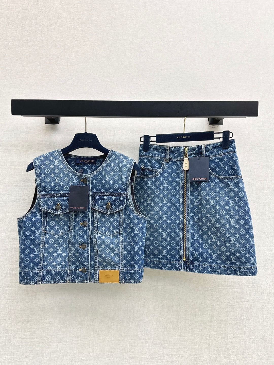 Loui* 25ss monogram sleeveless denim jacket