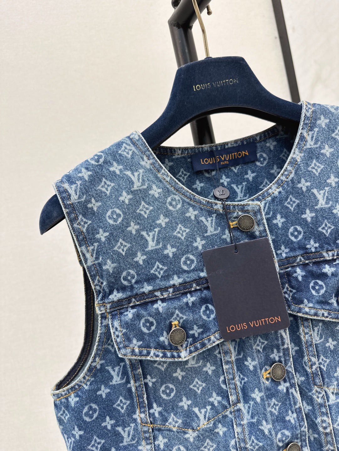 Loui* 25ss monogram sleeveless denim jacket