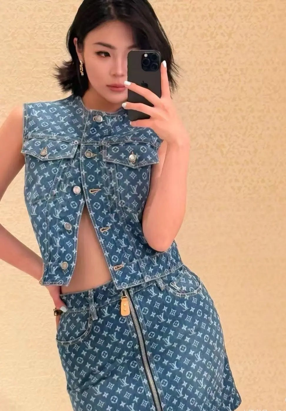 Loui* 25ss monogram sleeveless denim jacket