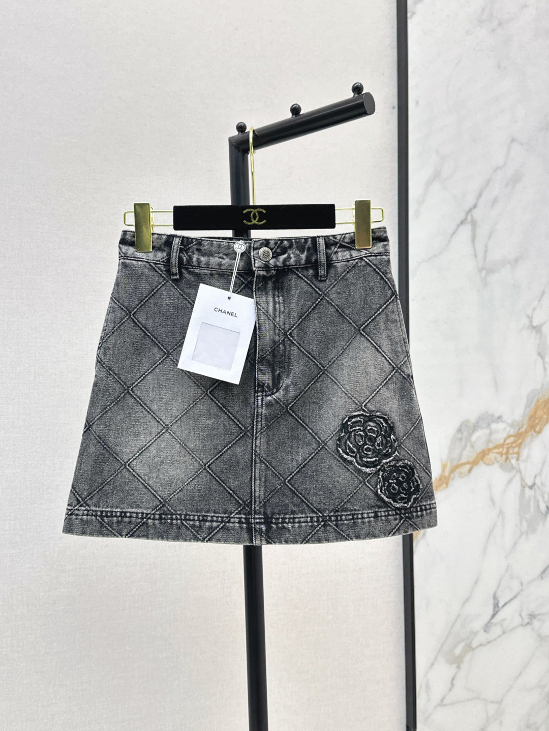 C*nel 25ss embroidered diamond denim shorts