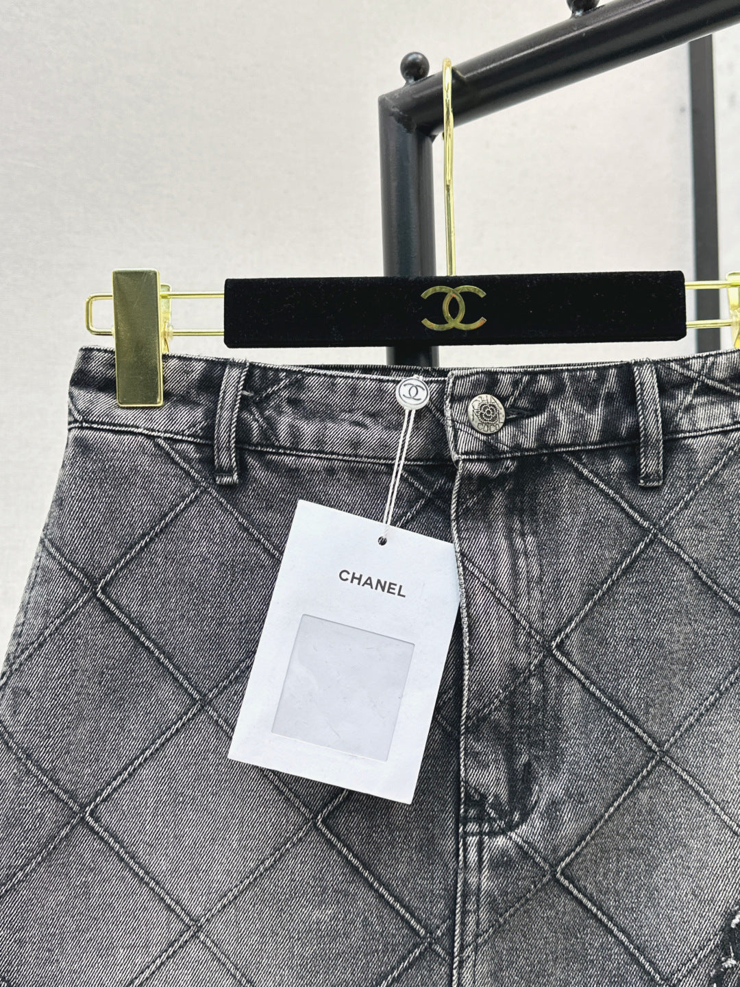 C*nel 25ss embroidered diamond denim shorts