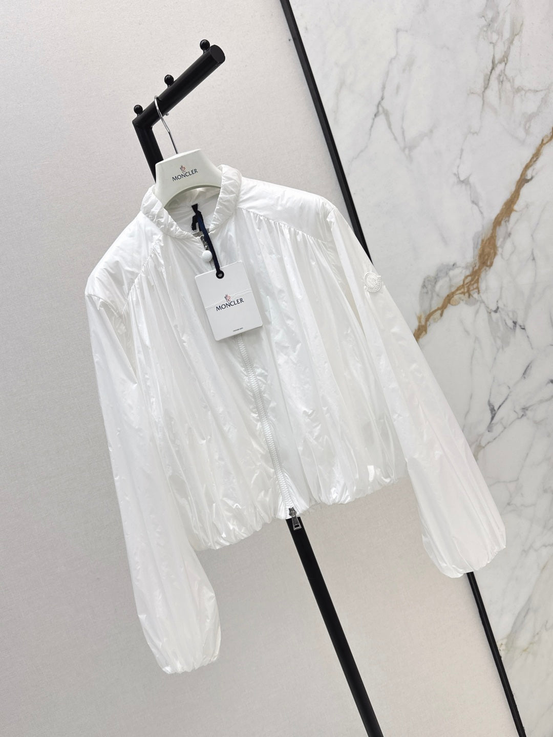 Monc* 25ss pleated details bomber jacket