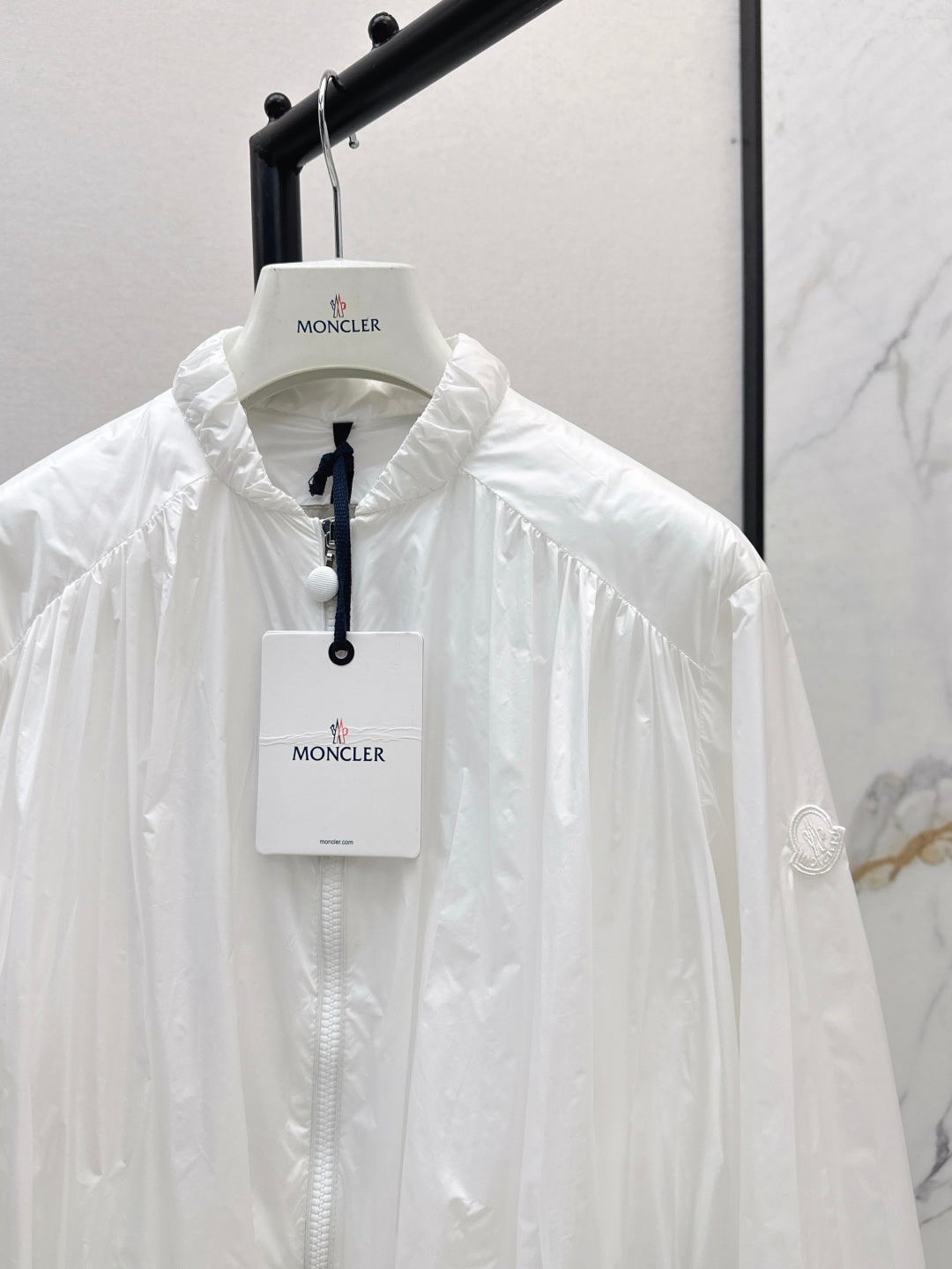 Monc* 25ss pleated details bomber jacket