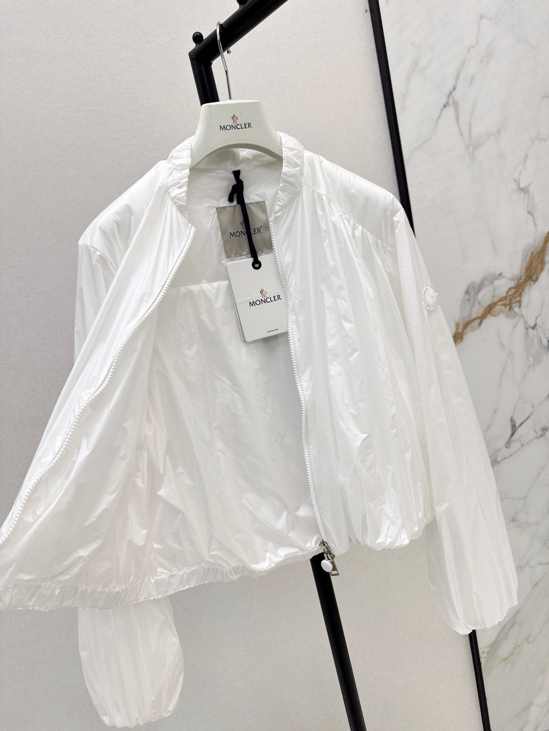 Monc* 25ss pleated details bomber jacket