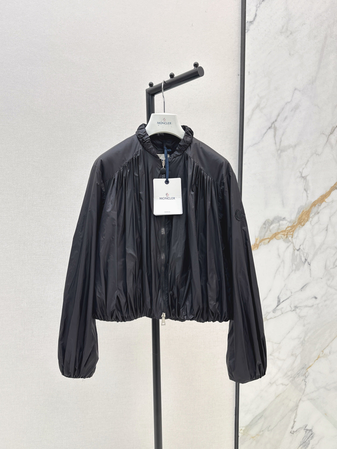 Monc* 25ss pleated details bomber jacket