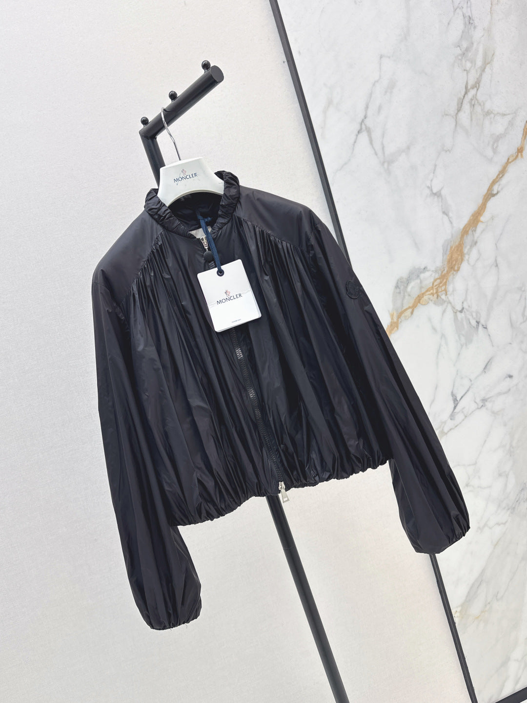 Monc* 25ss pleated details bomber jacket
