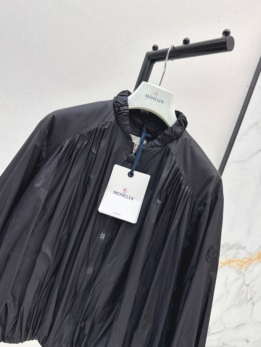 Monc* 25ss pleated details bomber jacket