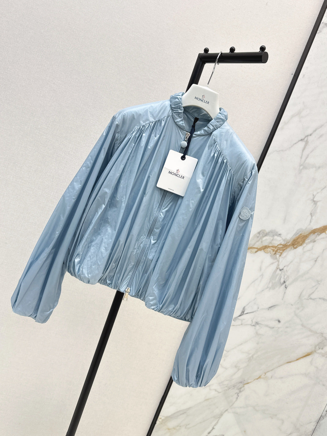 Monc* 25ss pleated details bomber jacket