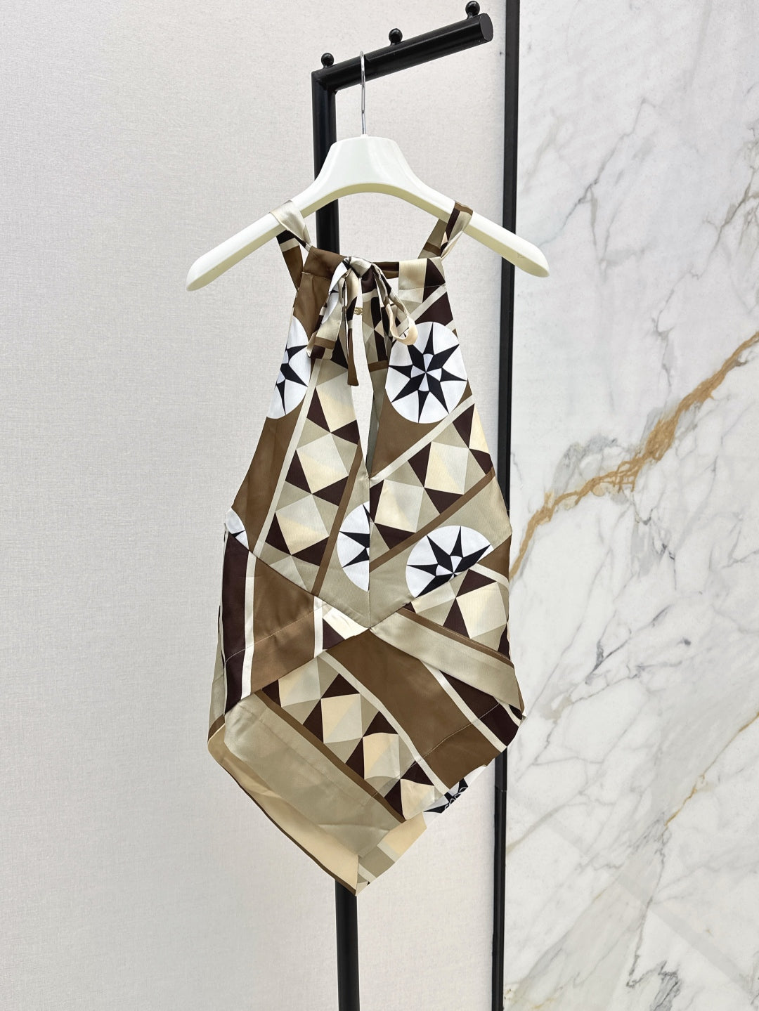 Loe* 25ss halterneck top