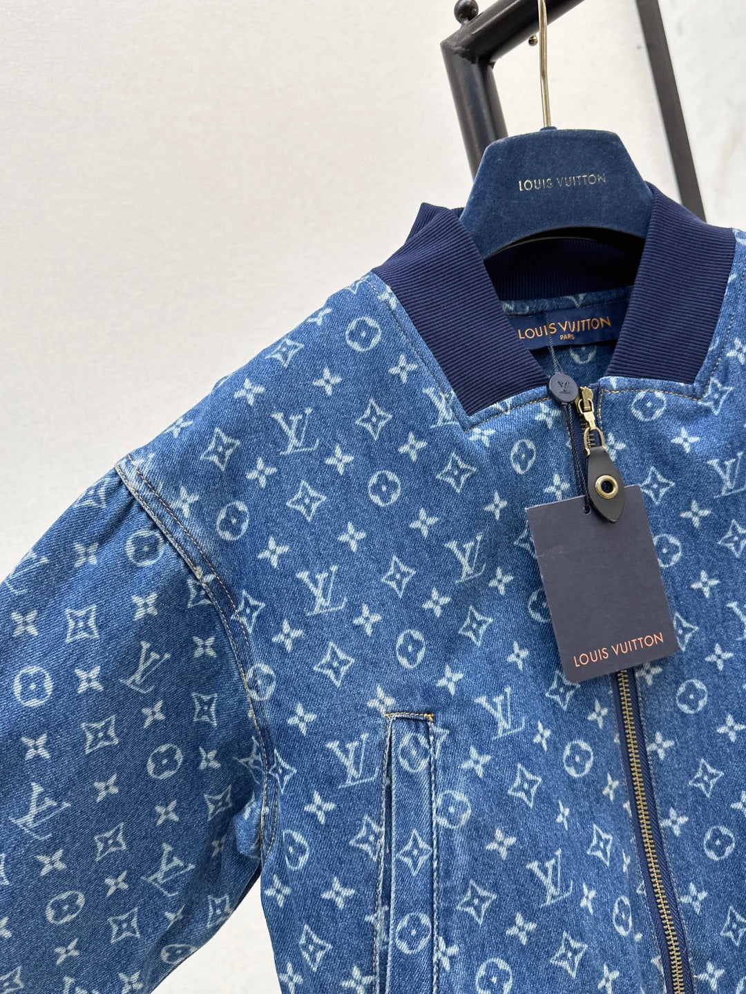 Loui* 25ss monogram cropped denim jacket