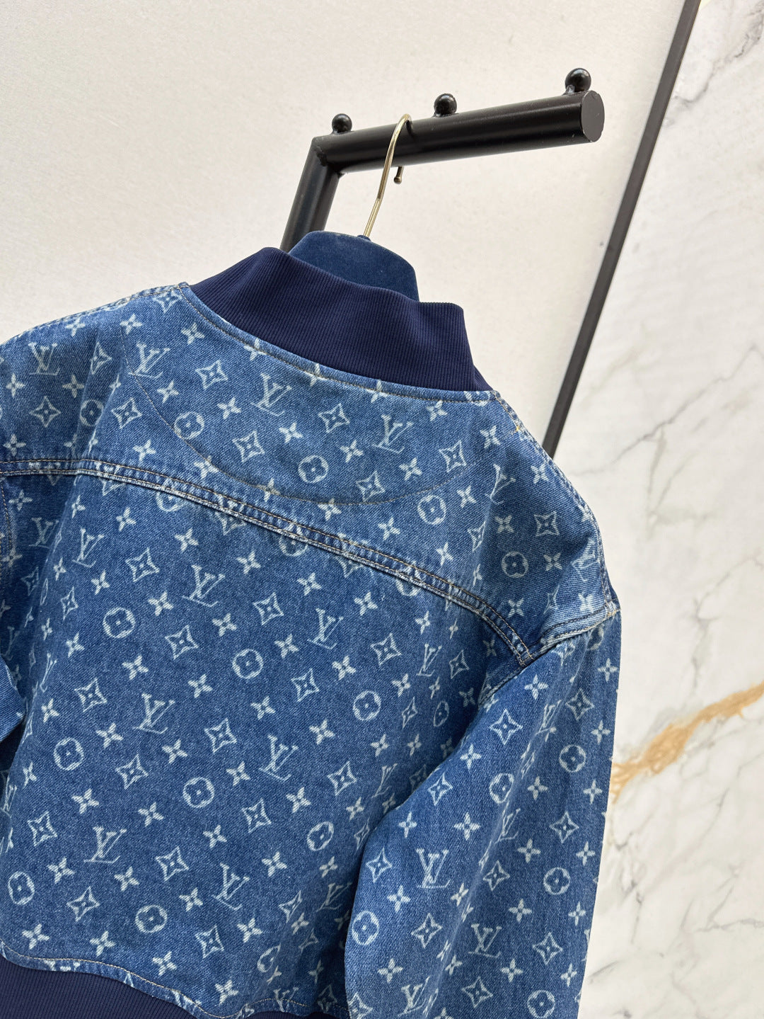 Loui* 25ss monogram cropped denim jacket