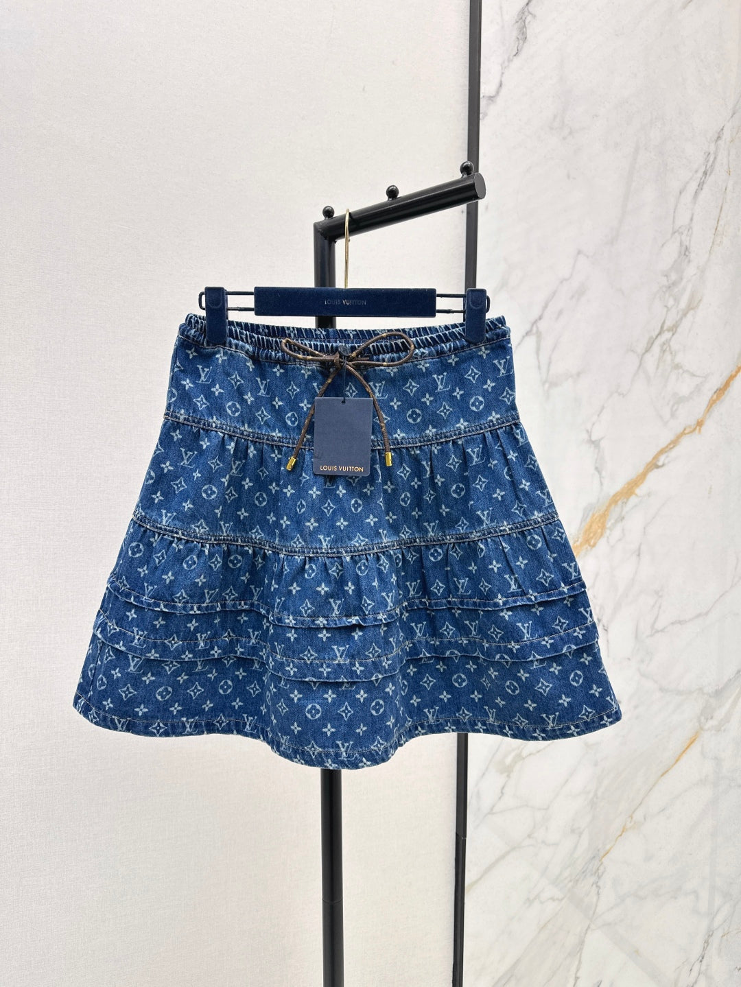 Loui* 25ss monogram tiered denim skirt