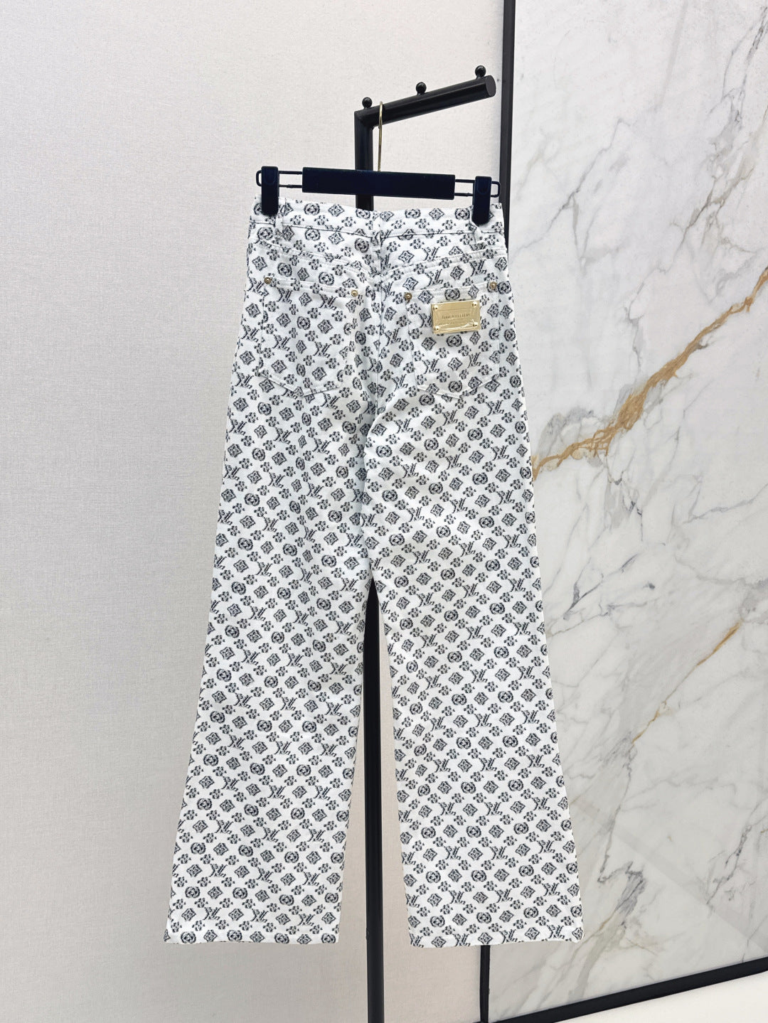 Loui* 25ss monogram fil coupe pants