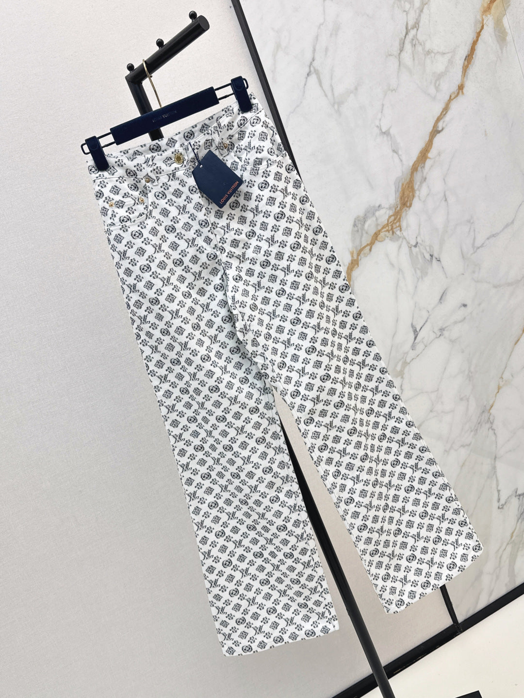 Loui* 25ss monogram fil coupe pants