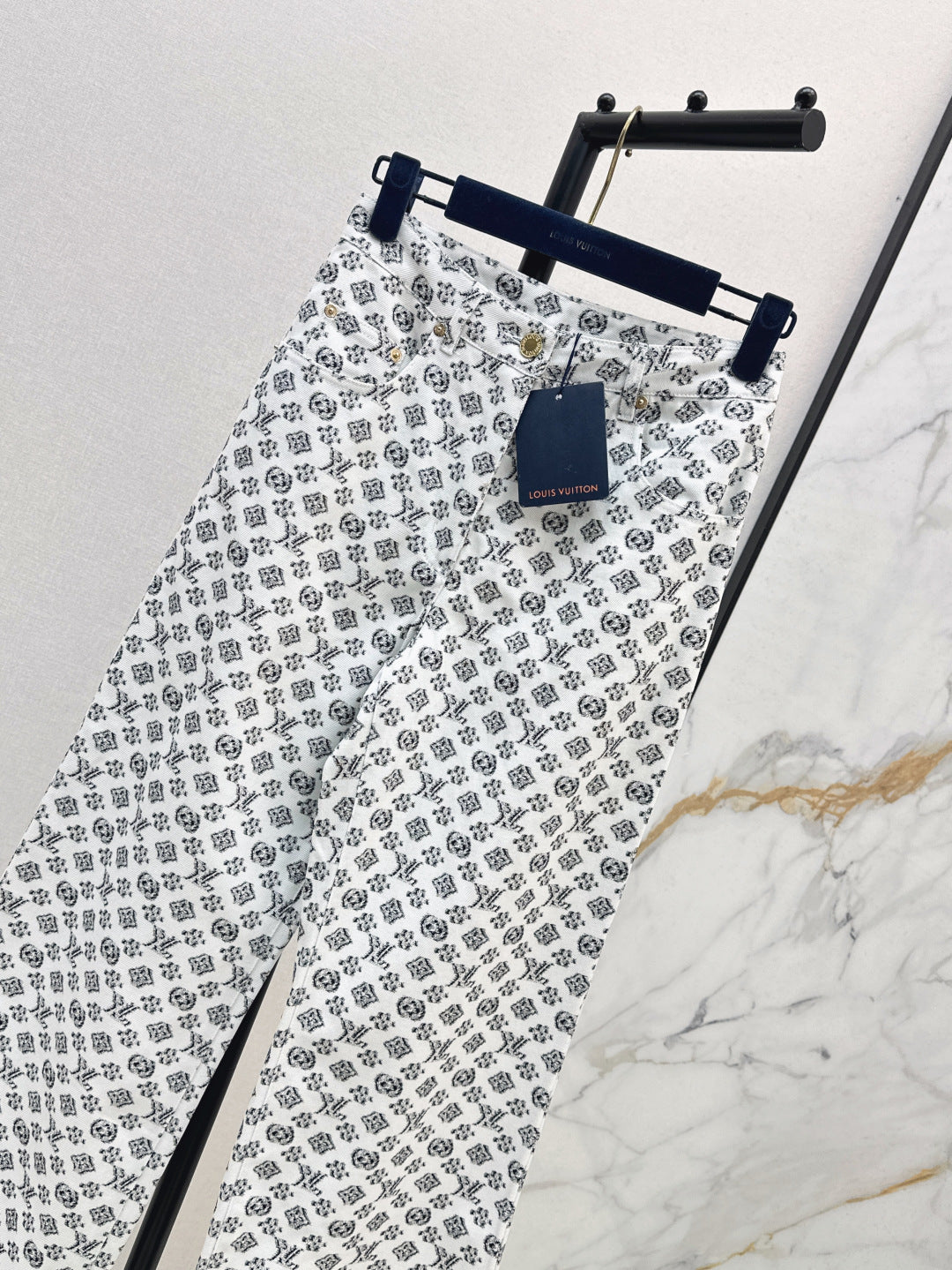 Loui* 25ss monogram fil coupe pants