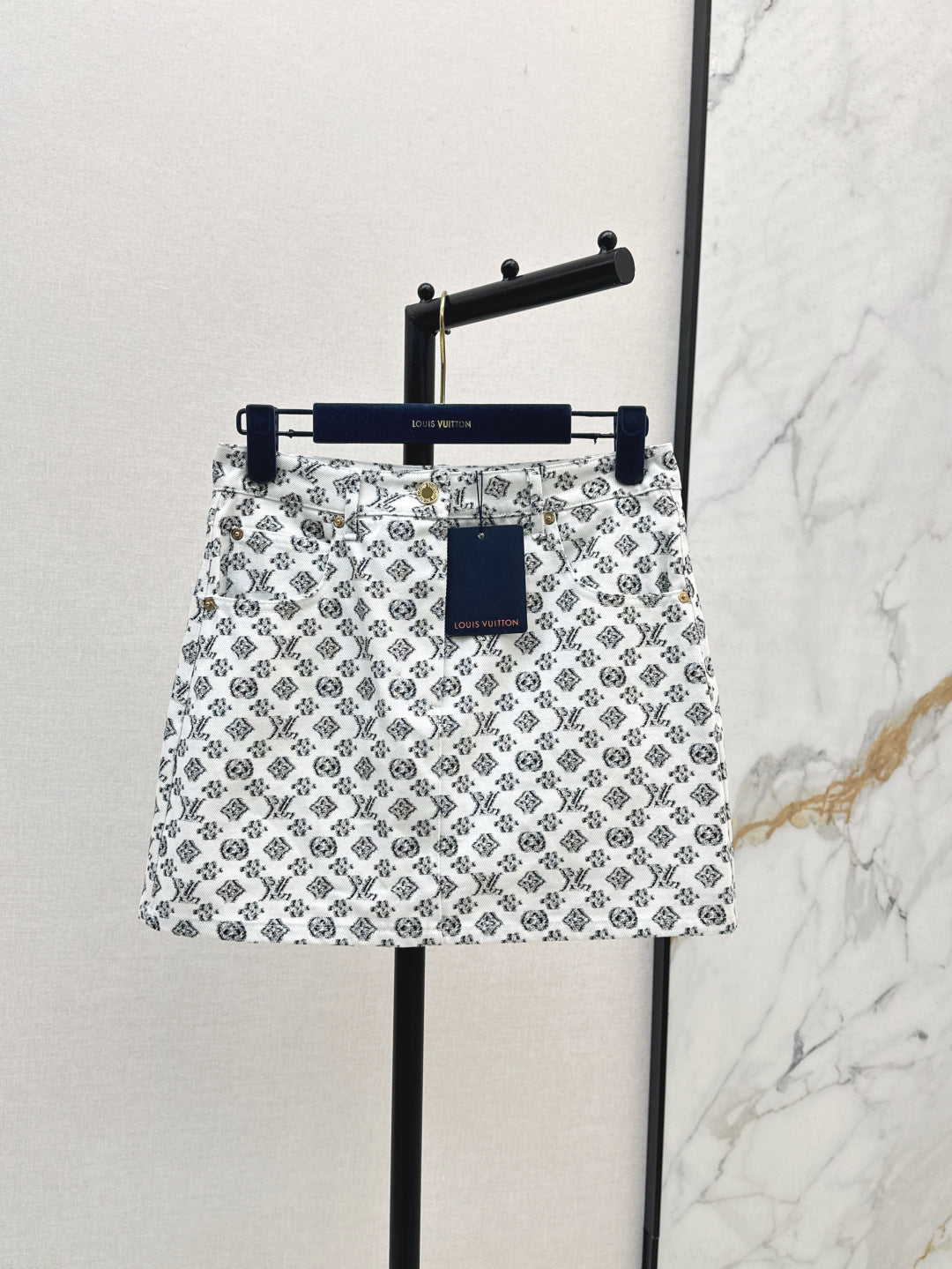 Loui* 25ss monogram fil coupe miniskirt