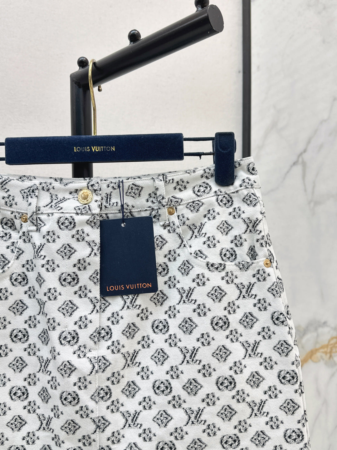 Loui* 25ss monogram fil coupe miniskirt