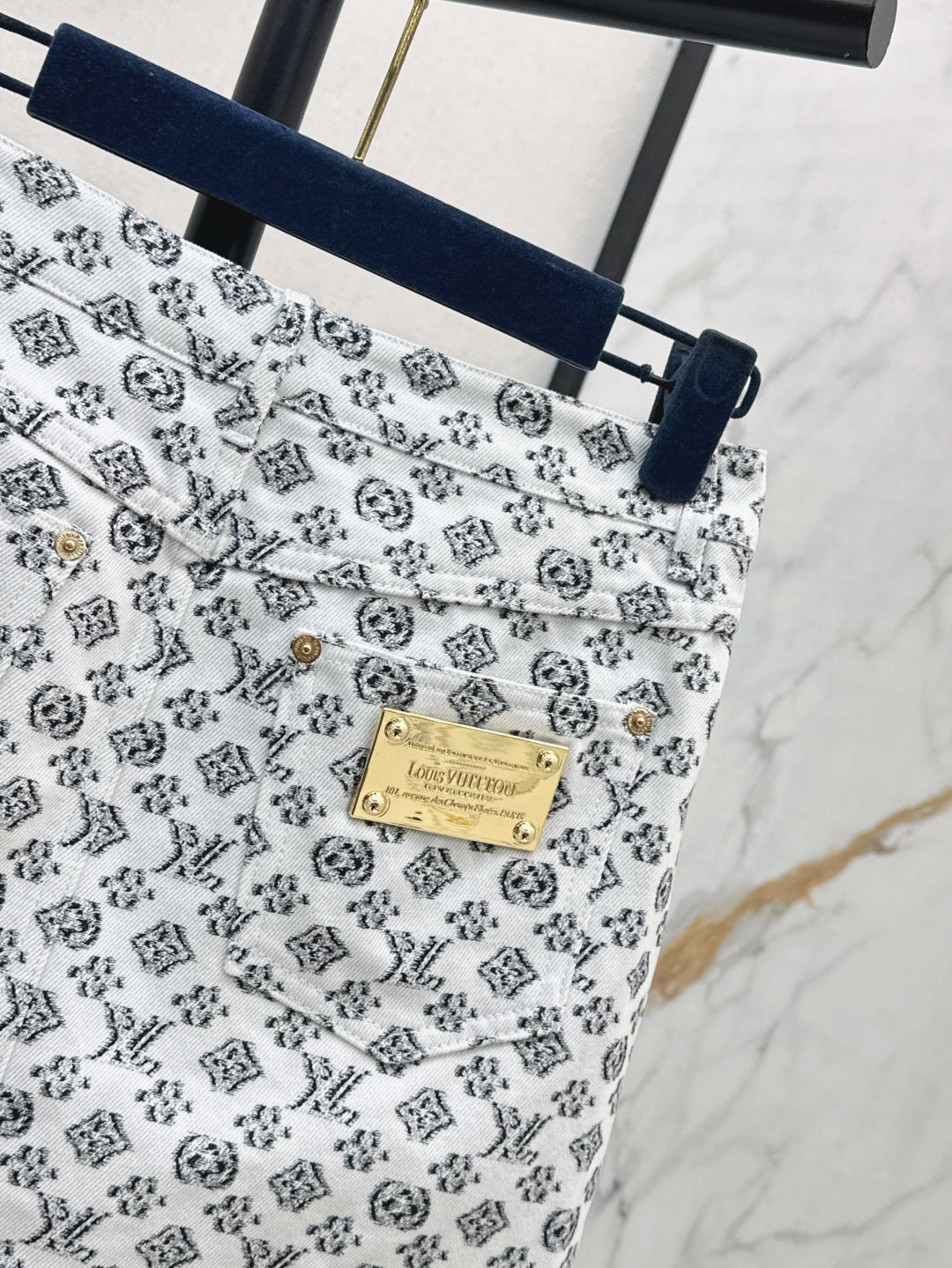 Loui* 25ss monogram fil coupe miniskirt