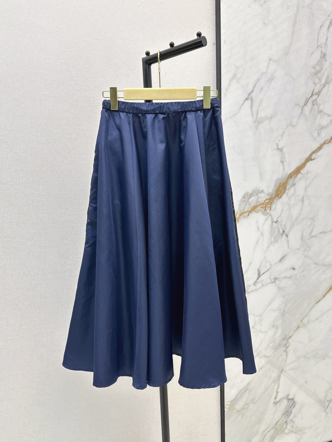 M*u 25ss tech canvas flared skirt
