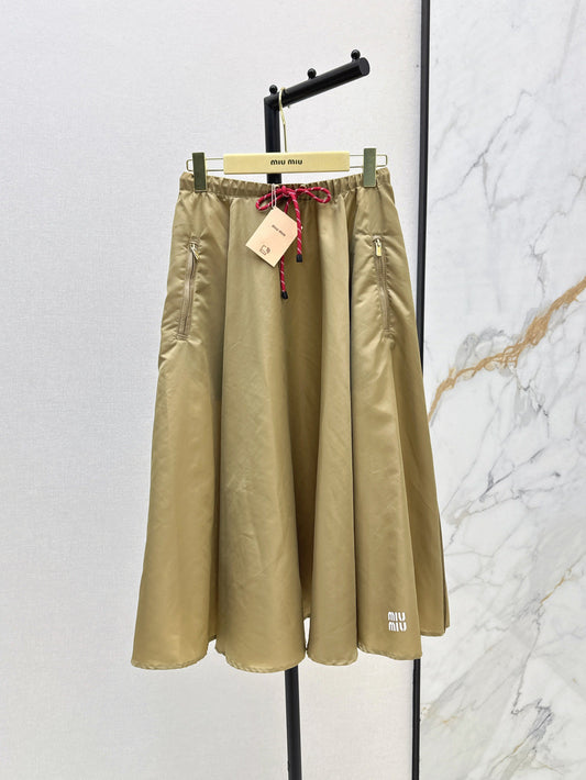 M*u 25ss tech canvas flared skirt