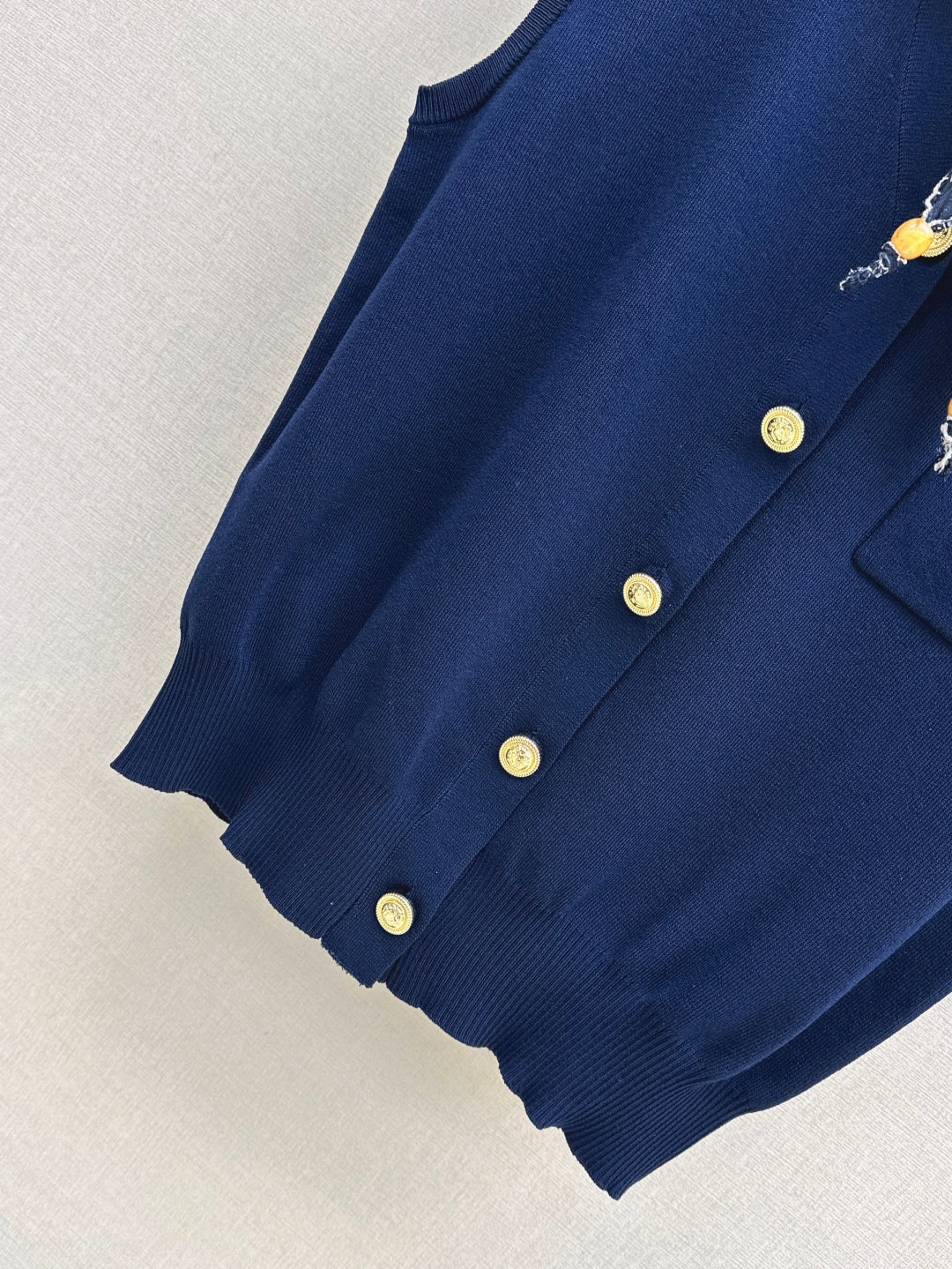 M*u 25ss knitted vest with scarf