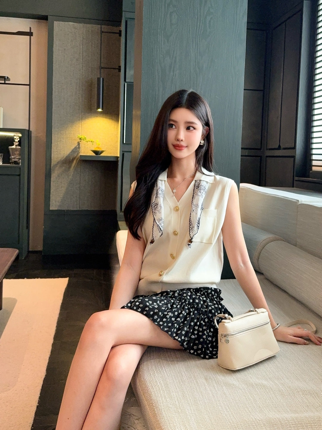 M*u 25ss knitted vest with scarf