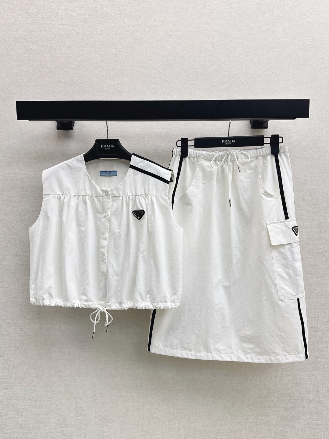 Pra* 25ss re-nylon vest and skirt set