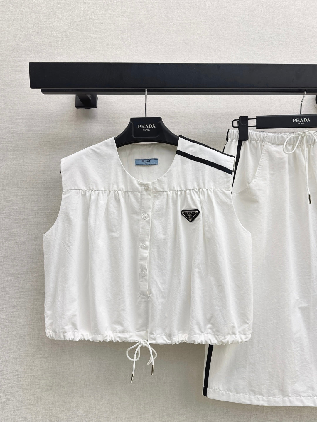 Pra* 25ss re-nylon vest and skirt set