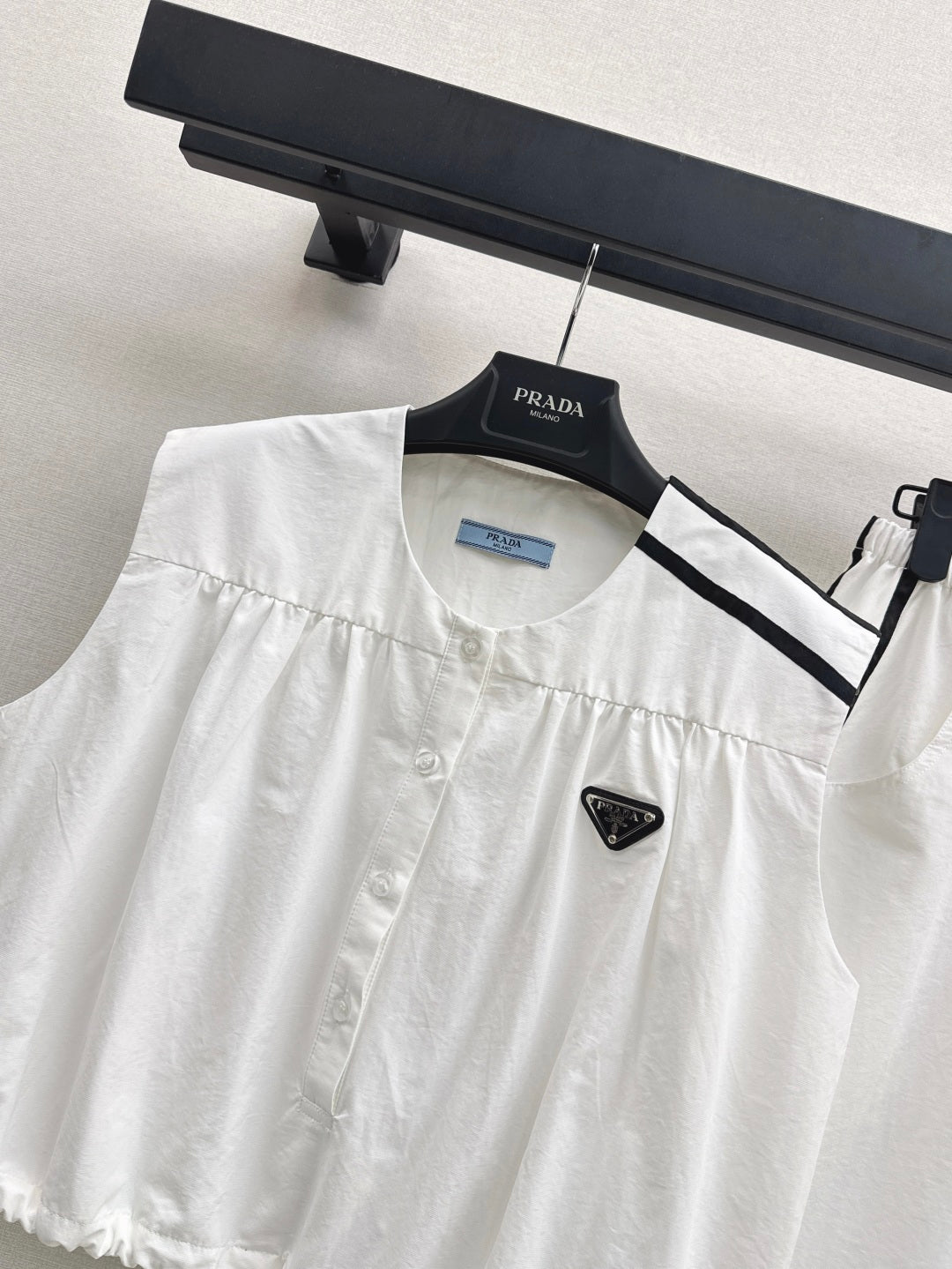 Pra* 25ss re-nylon vest and skirt set