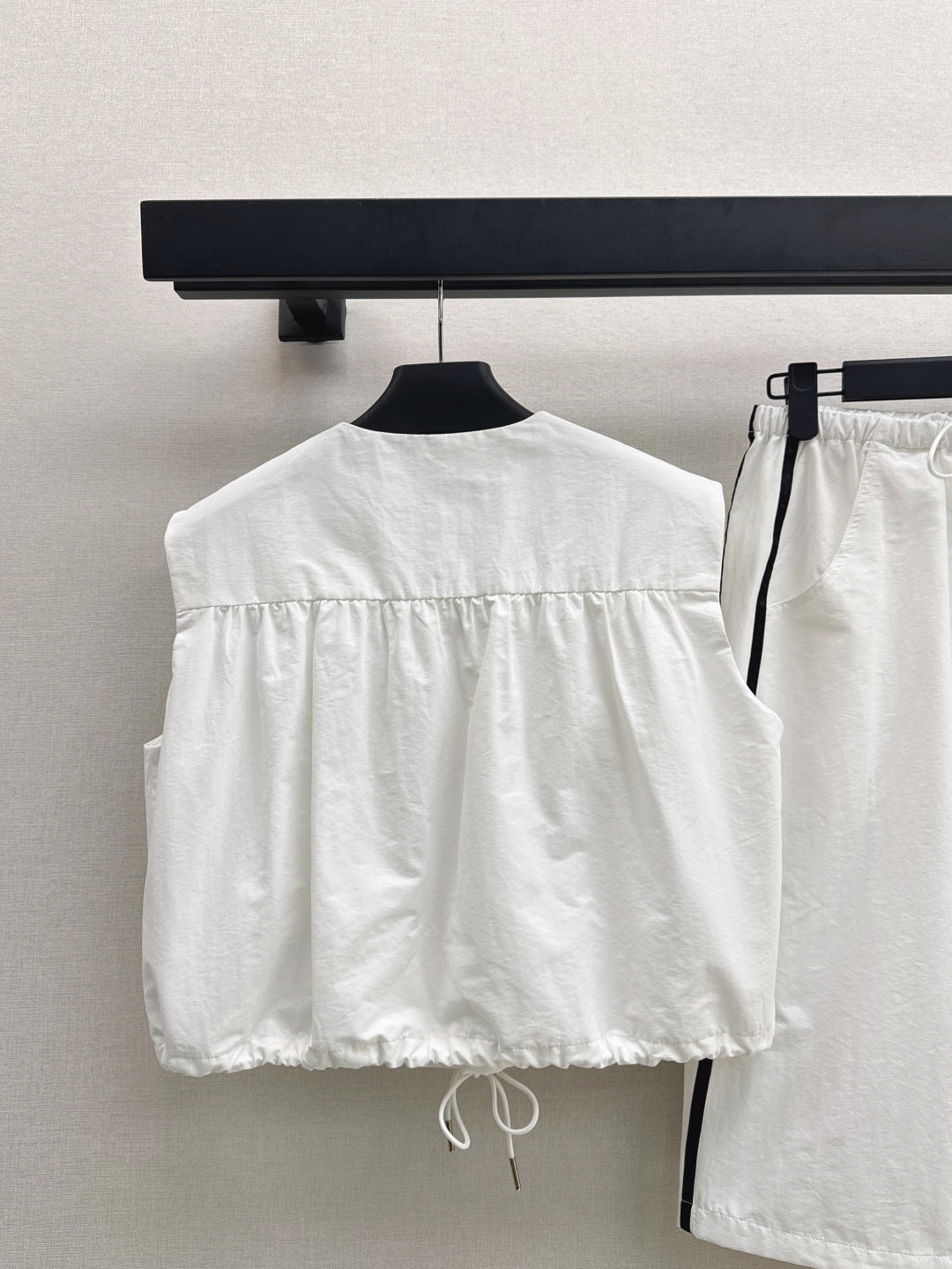 Pra* 25ss re-nylon vest and skirt set