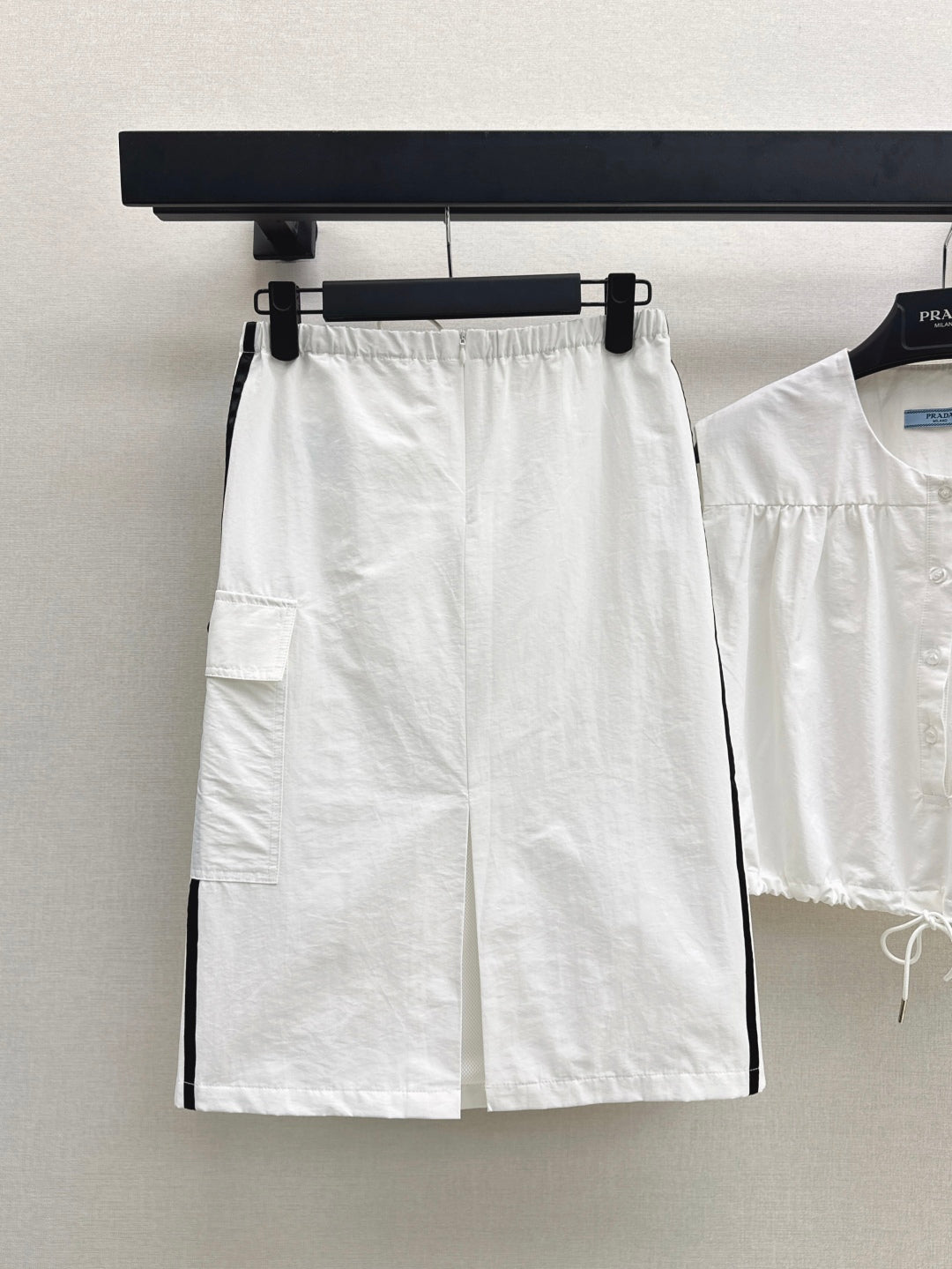 Pra* 25ss re-nylon vest and skirt set