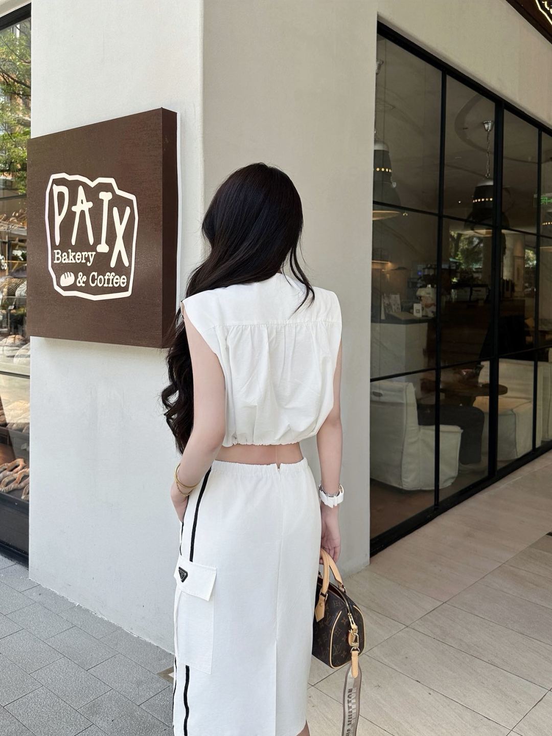 Pra* 25ss re-nylon vest and skirt set