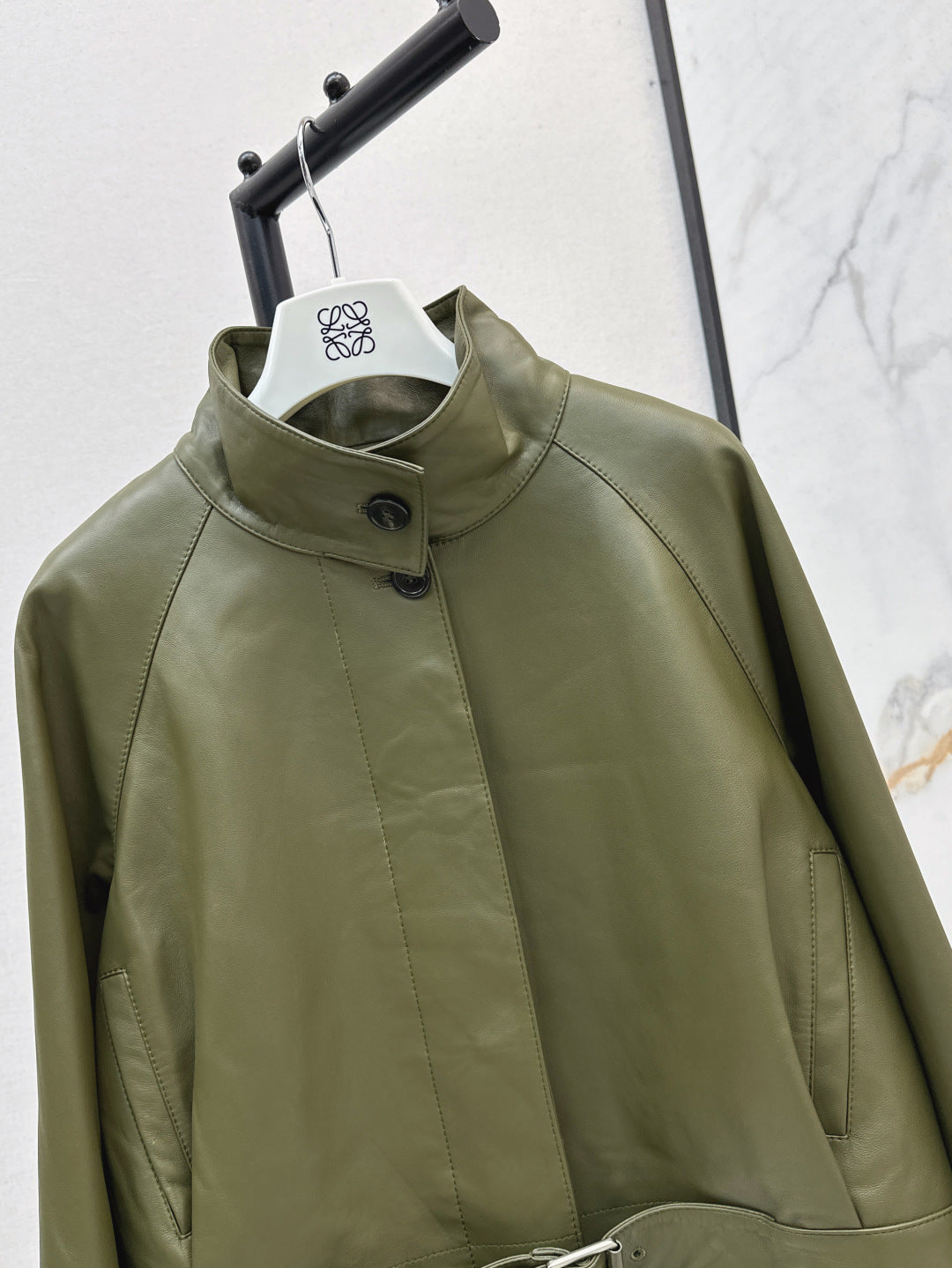 Loe* 25ss high collar trench in nappa lambskin