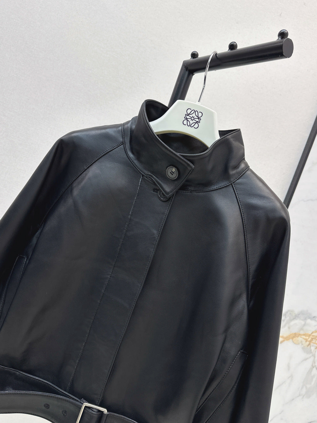 Loe* 25ss high collar trench in nappa lambskin