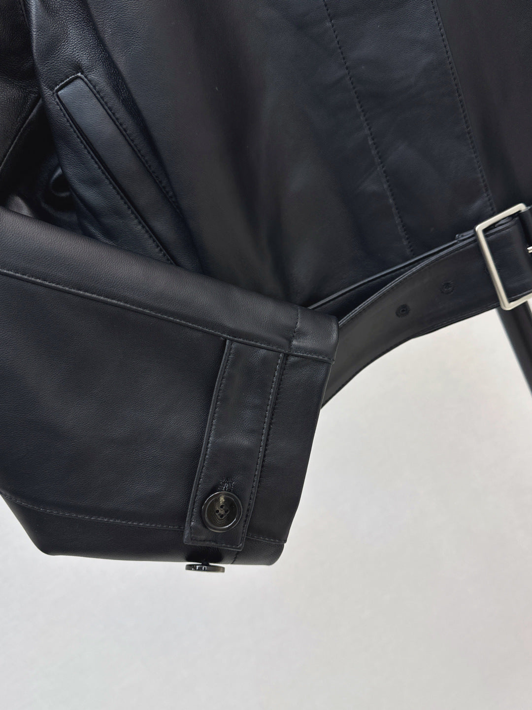 Loe* 25ss high collar trench in nappa lambskin