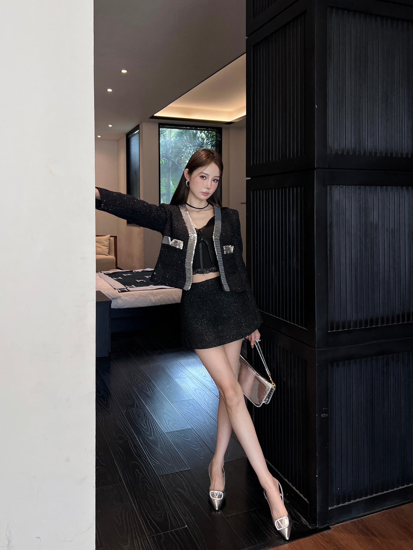 Valen* 25ss sequins embroidered tweed crop jacket