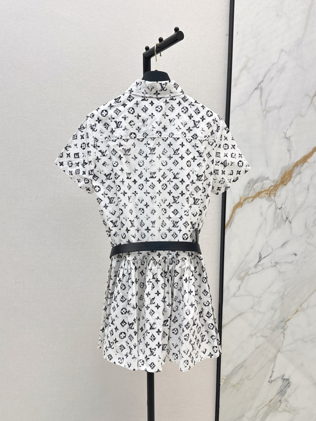 Loui* 25ss monogram cotton belted shirtdress