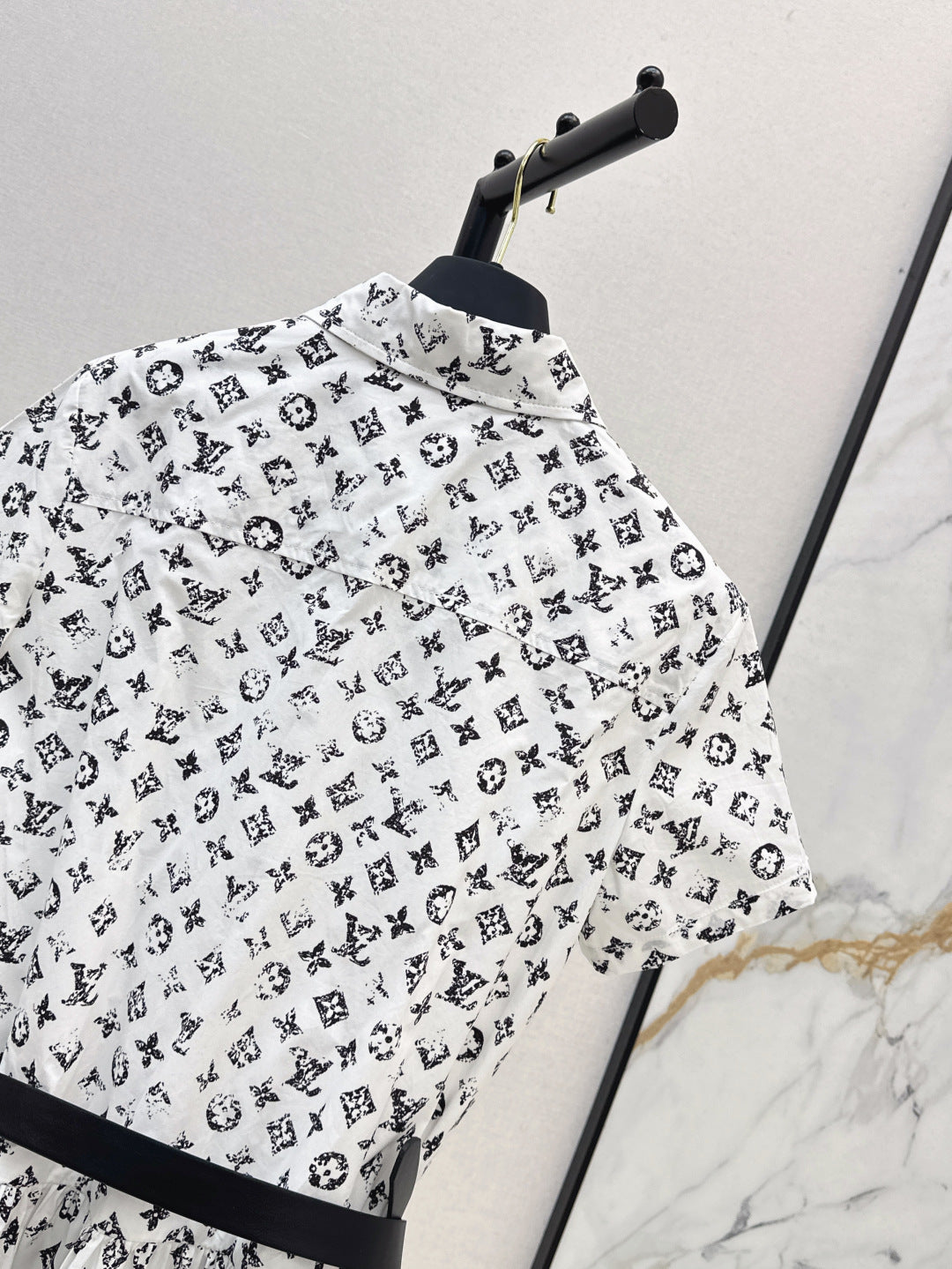 Loui* 25ss monogram cotton belted shirtdress