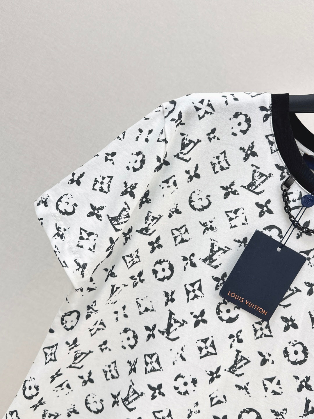 Loui* 25ss washed monogram cotton t-shirt