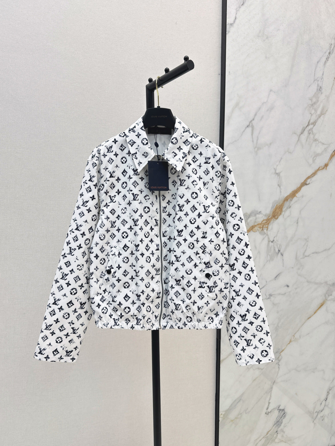 Loui* 25ss monogram zip-up jacket