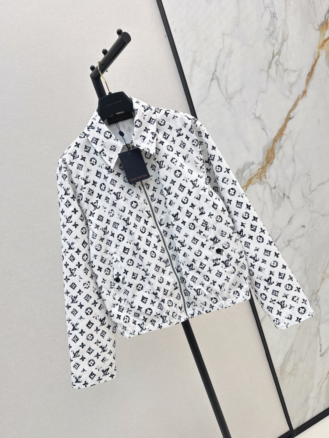 Loui* 25ss monogram zip-up jacket