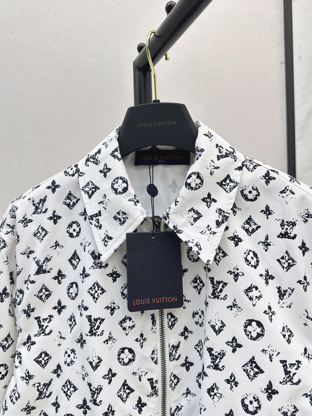 Loui* 25ss monogram zip-up jacket