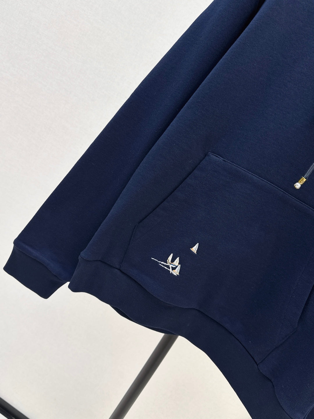 Loui* 25ss embroidered signature hoodie