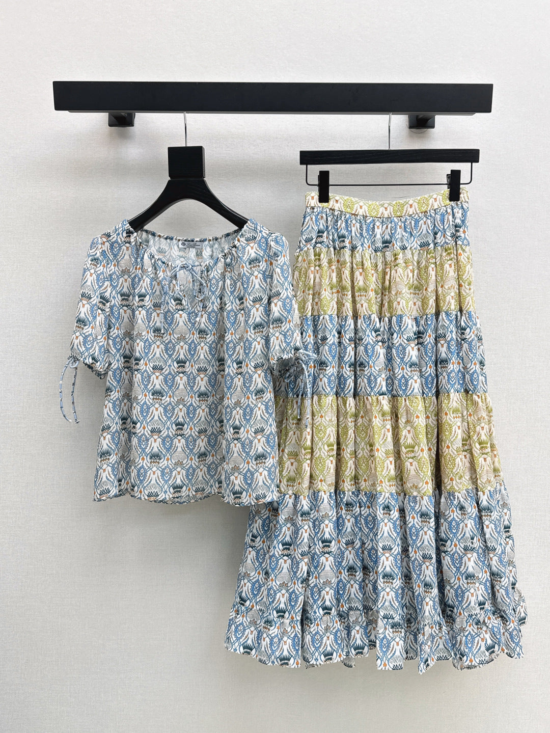 Lor*P 25ss thistle floral top