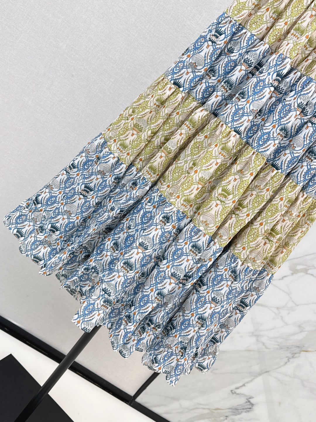 Lor*P 25ss thistle floral flared skirt