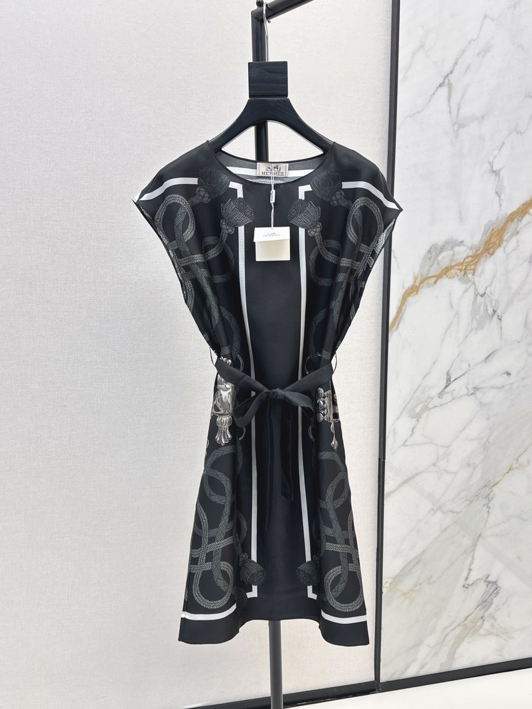 Herm* 25ss printed silk straight dress