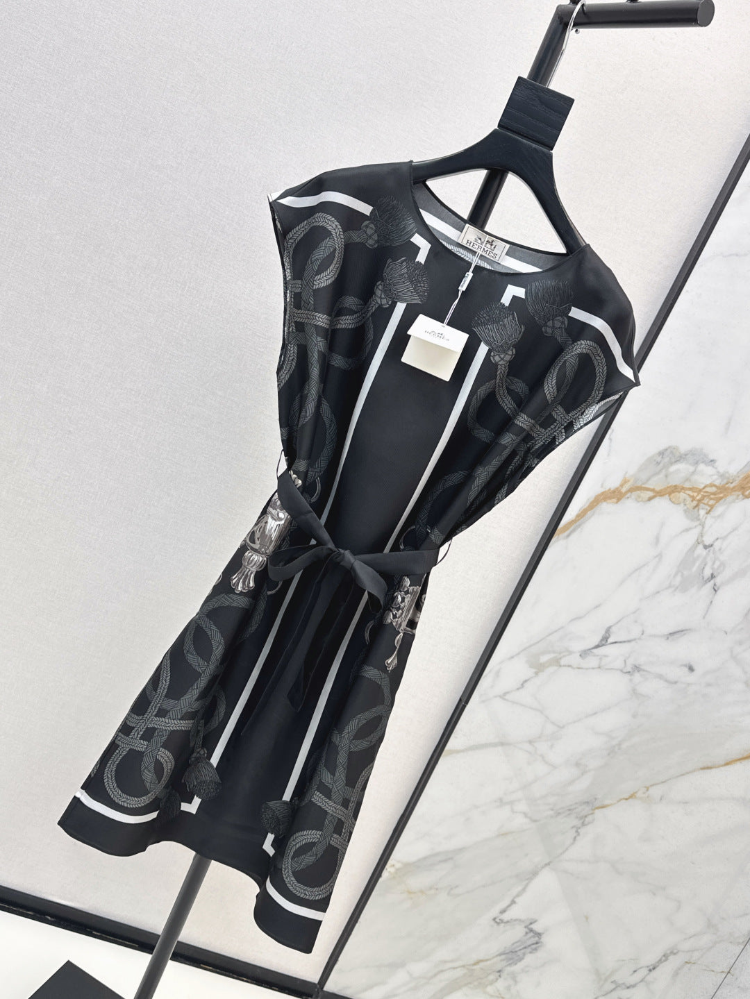 Herm* 25ss printed silk straight dress