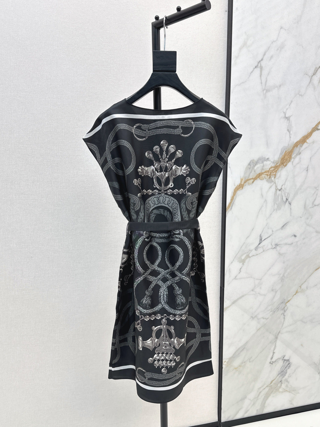 Herm* 25ss printed silk straight dress