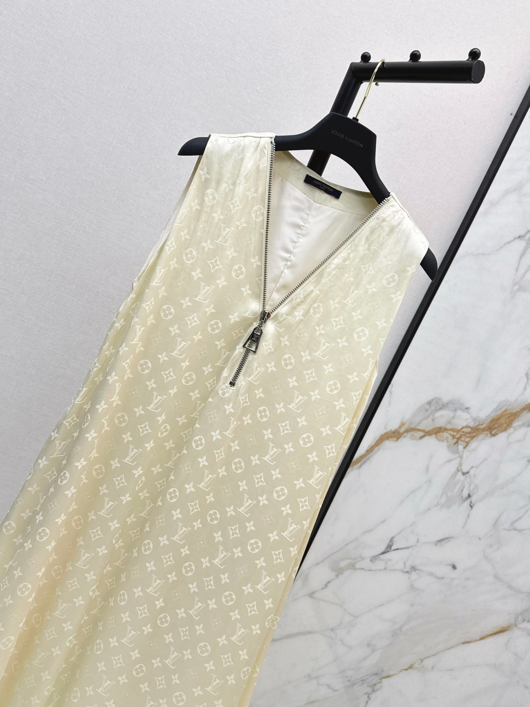 Loui* 25ss monogram zipper neckline dress
